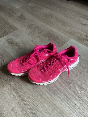 Nike Air Max plus hot Tn hot pink white women’s 9
